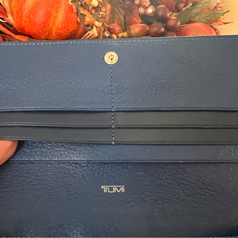 Tumi Chelsea Continental Long Royal Blue Women's Wallet, snap closure 💙 - Picture 7 of 15